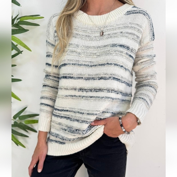 [Calvin Klein Jeans] White and Blue Crew Neck Sweater Size Small - Picture 4 of 4